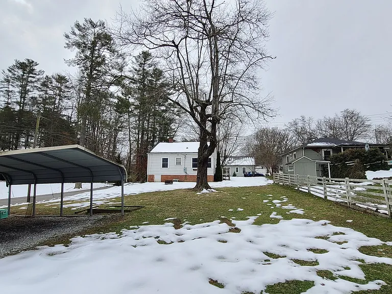 406 E French Broad St — Photo 11