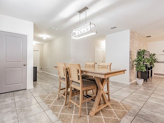 3rd image of 4905 Grist Mill Ct