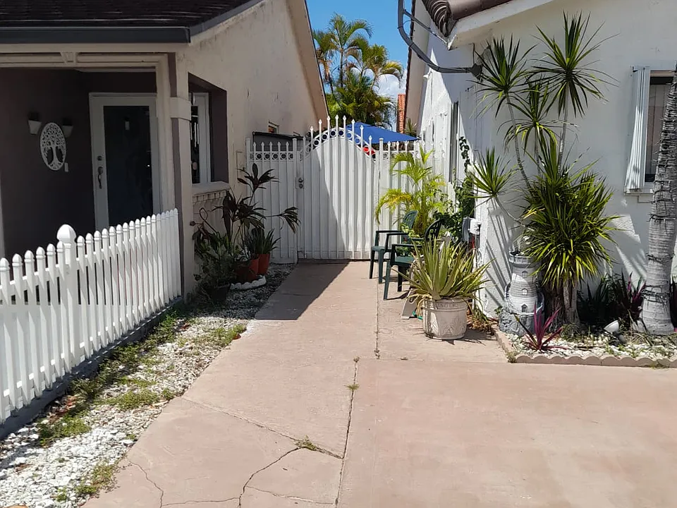 10329 NW 128th Ter