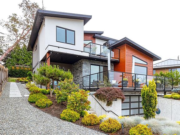 3rd image of 6575 Central Saanich Rd