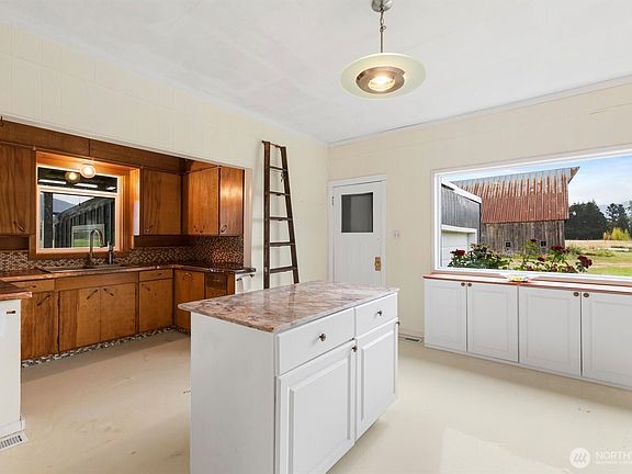 4th image of 30731 Walberg Road