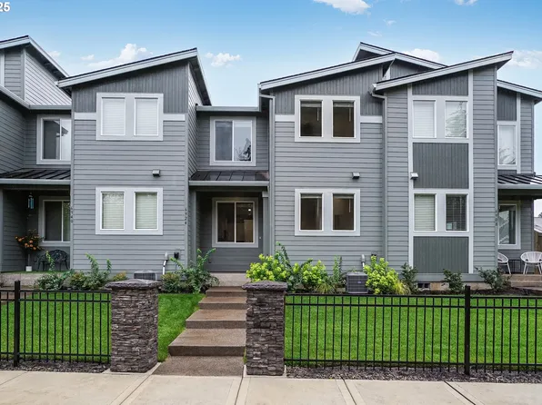 6924 SE Butternut Creek Pkwy, Hillsboro, OR 97123