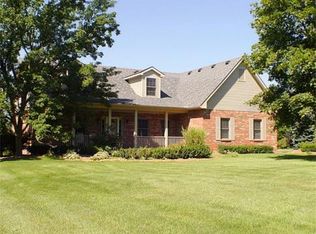 10996 S Woodfield Cir, Brighton, MI