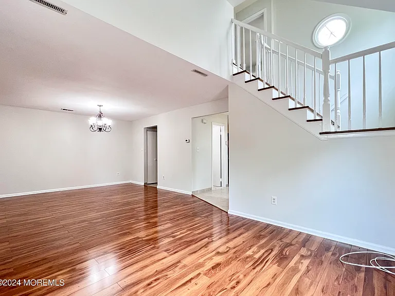 15 Cummings Ct — Photo 3