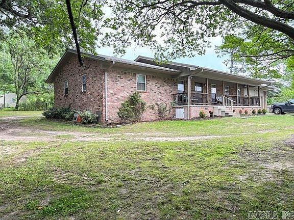 3rd image of 10 Leaning Pines Rd