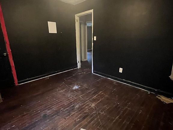5th image of 955 Eastwood Dr