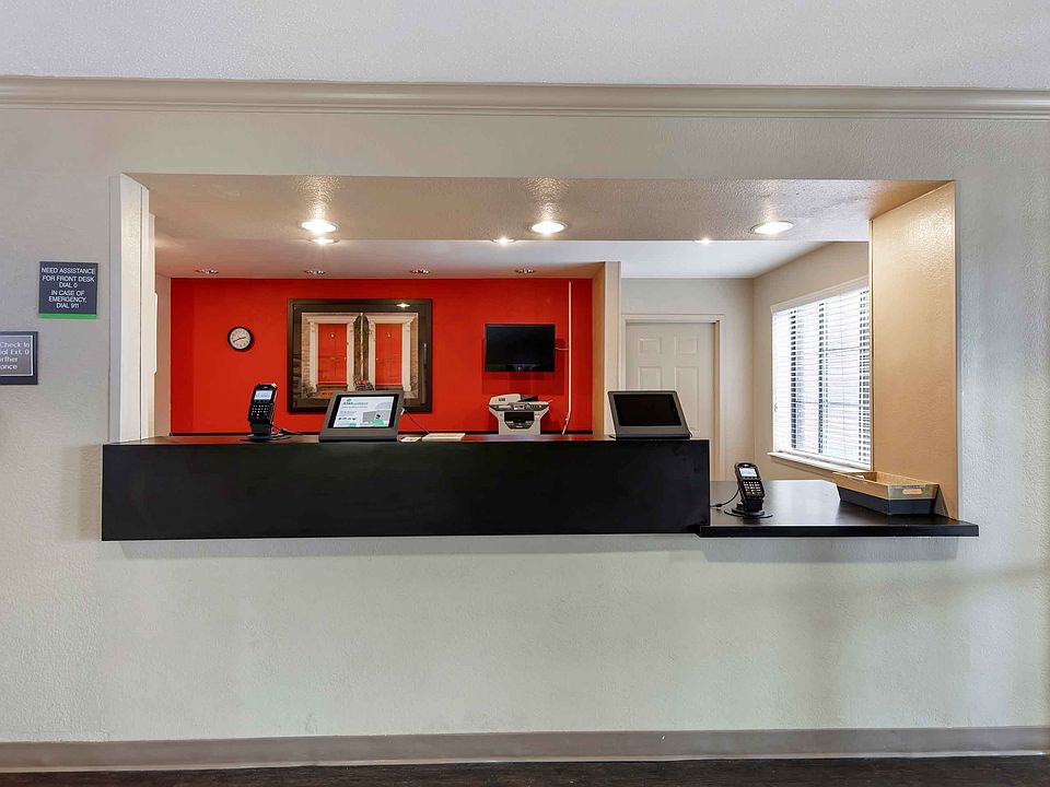 Lobby and Guest Check-in