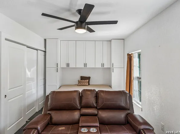 7938 Mainland Woods #A, San Antonio, TX 78250