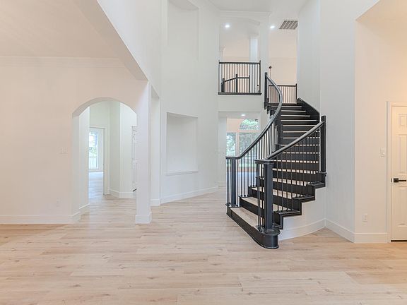 4th image of 1323 Arden Forest Dr