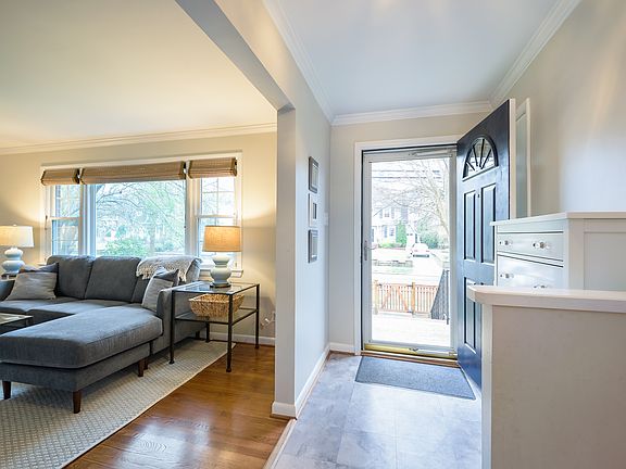 2nd image of 407 Russell Rd