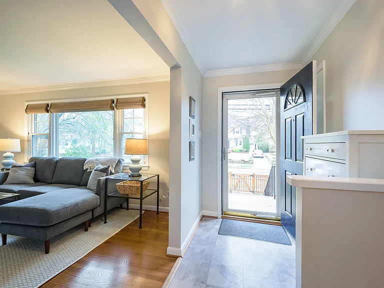 407 Russell Rd — Photo 2