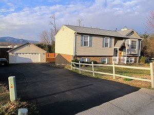2nd image of 1811 Epps Dr
