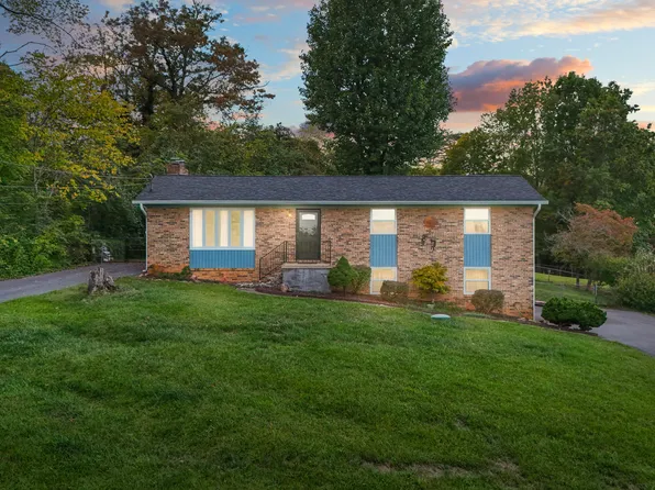 225 Royal Dr, Kingsport, TN 37663