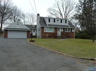 71 Stanley Ct, North Haledon, NJ 07508