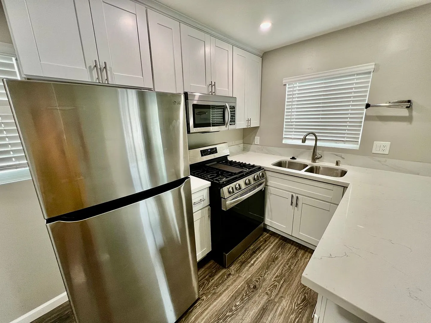 2619-2621 Magnolia Avenue* - 2600L — Photo 4
