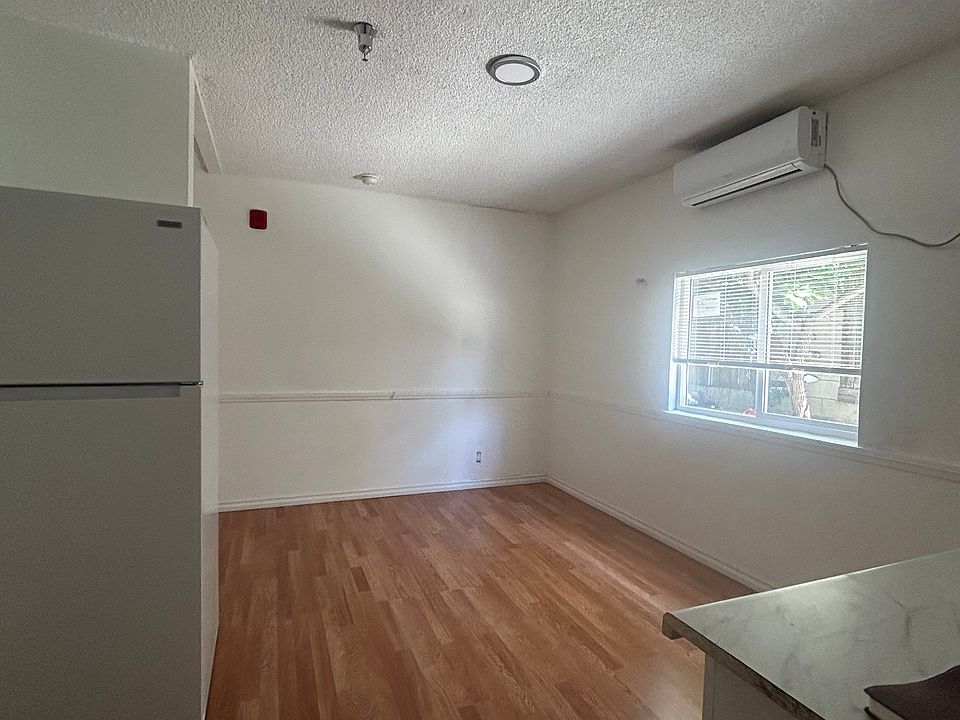 1st image of 23734 Arlington Ave #5