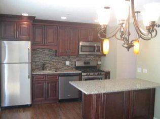 1114 N Boxwood Dr #B, Arlington Heights, IL
