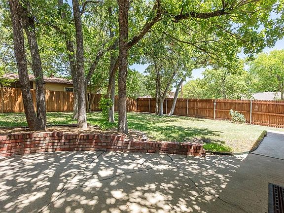 4th image of 741 Kentwood Cir