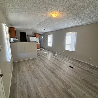 3 bed, $995 — Photo 2