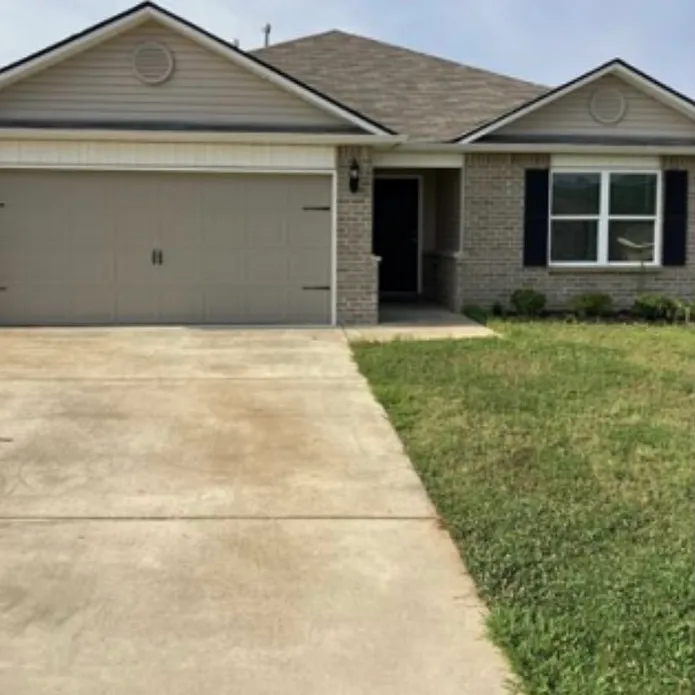 3 bed, 2.5 bath, 1355 sqft, $1,695 — Photo 1