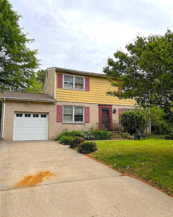 1st image of 130 Saint Stephens Dr