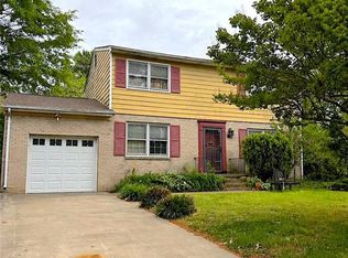 130 Saint Stephens Dr, Newport News, VA 23602