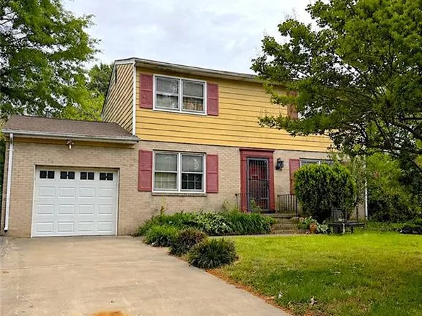 130 Saint Stephens Dr, Newport News, VA 23602