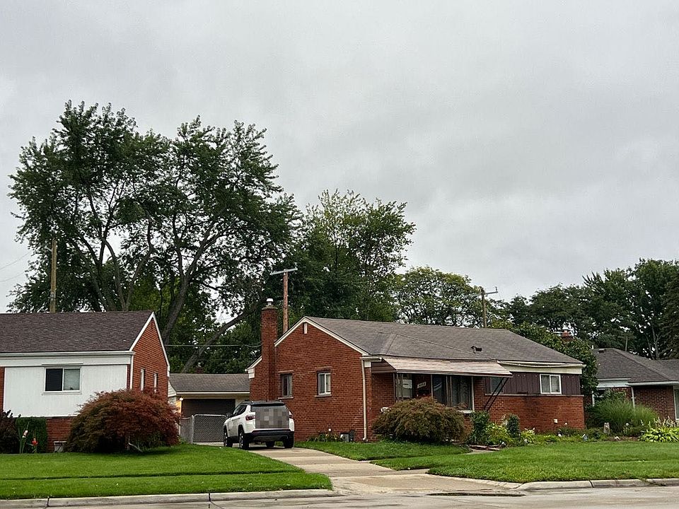 2nd image of 31728 Lonnie Blvd