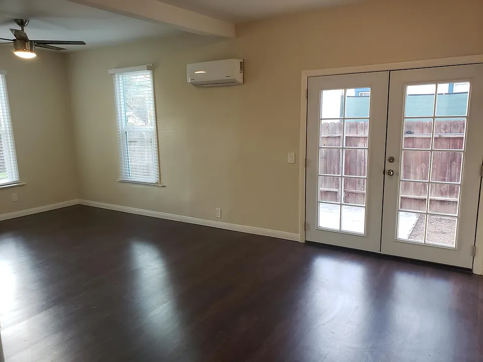 Ductless air conditioning and heat, remote control lighting, and ceiling fans.