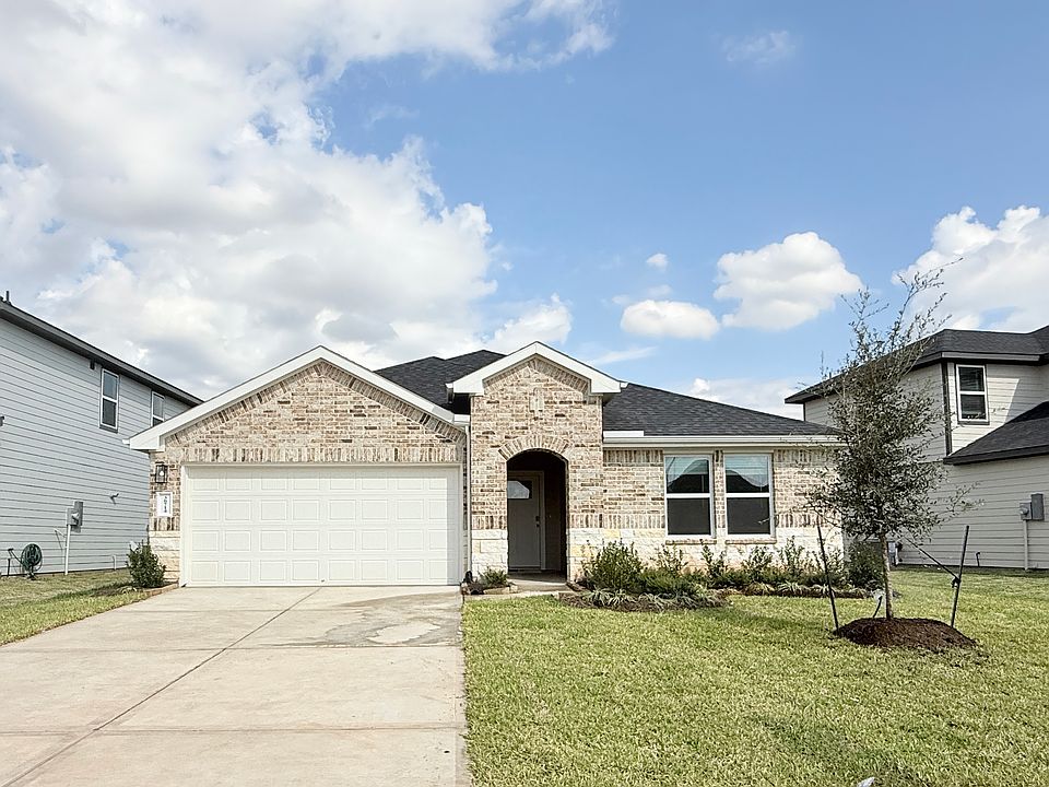 1st image of 30714 Wicklow Gardens Dr