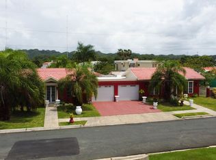 E One Cedro St, Dorado, PR 00646