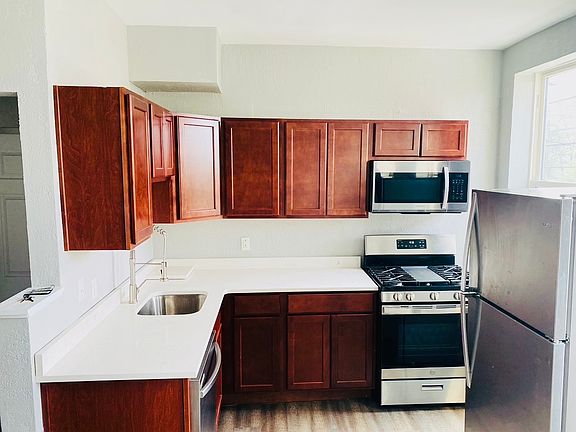 3rd image of 5316 Butler St APT 2