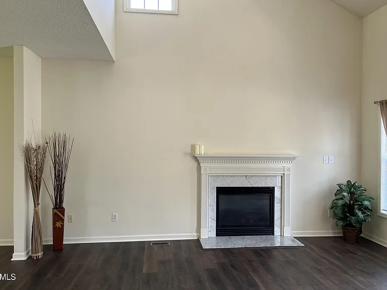 2604 Farlow Gap Ln — Photo 4