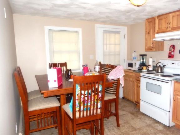 2nd image of 7 Carmen Ln