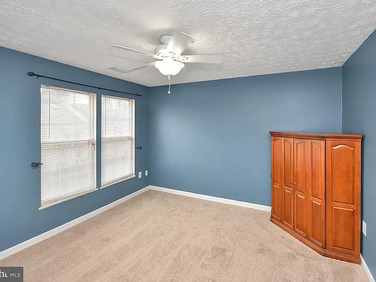 7810 Foxcove Ct — Photo 15