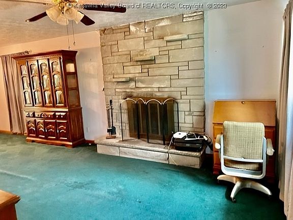 3rd image of 2639 Larwood Dr