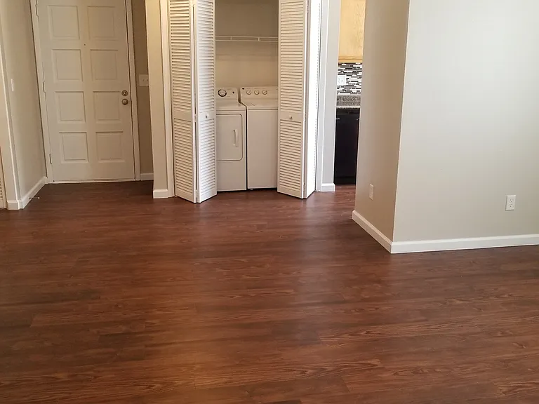 Steeple Club Apartments — Photo 26