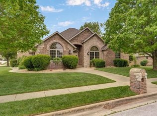 4308 Fair Haven Dr, Nixa, MO 65714