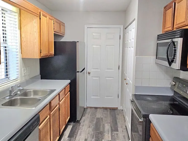 152 S Fairfield Dr — Photo 13