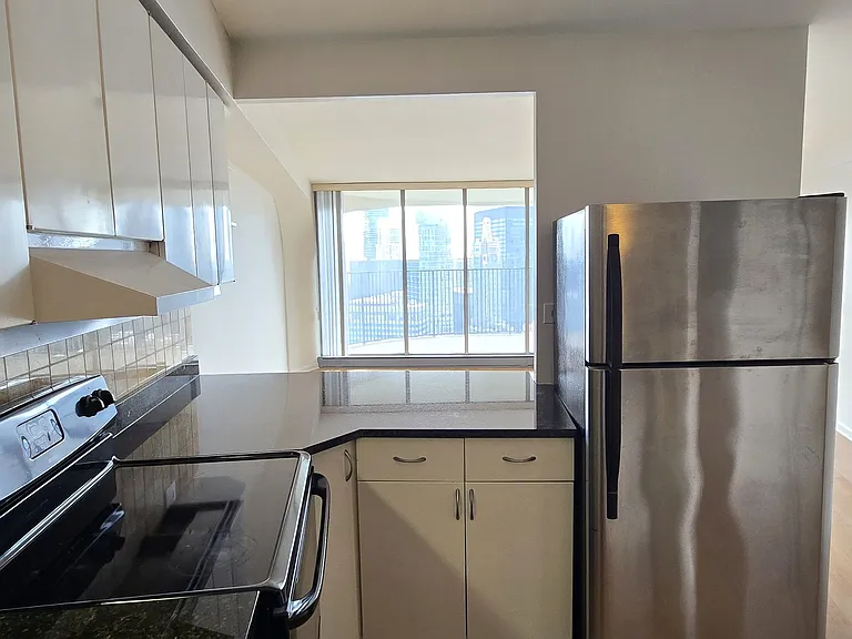 300 N State St #5009 — Photo 9