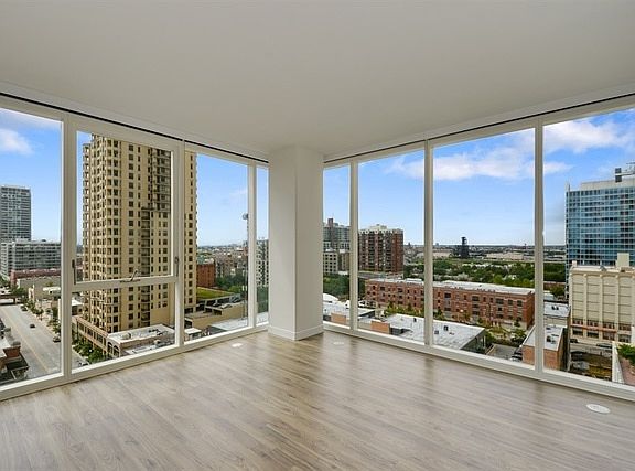 4th image of 1407 S Michigan Ave APT 701
