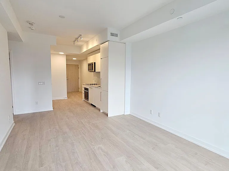 181 Sheppard Ave E #715 — Photo 10