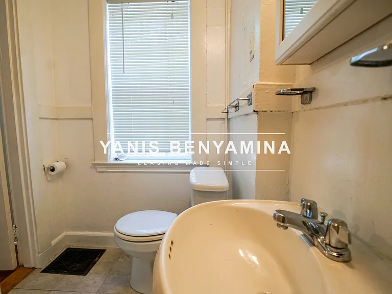 38 Gibson St #3 — Photo 12