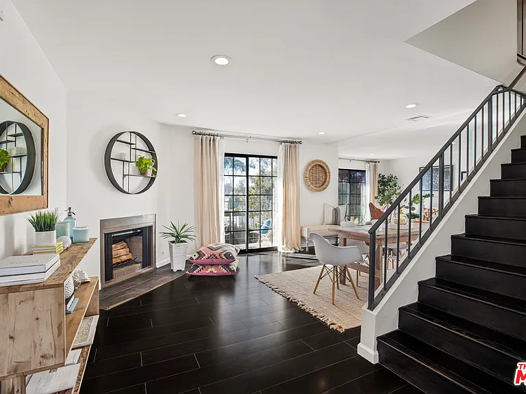 1020 Ocean Park Blvd #7 — Photo 11