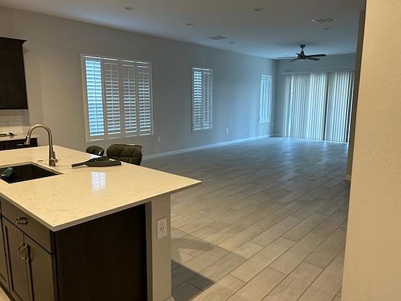 4th image of 10517 W Albert Ln