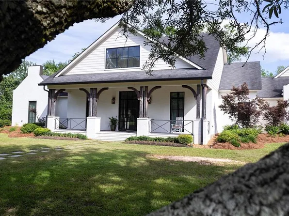 3825 Rue Left Bank, Alexandria, LA 71303