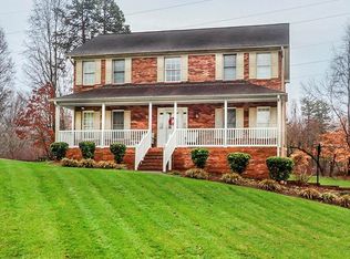 160 Creekside Ridge Dr, High Point, NC 27265