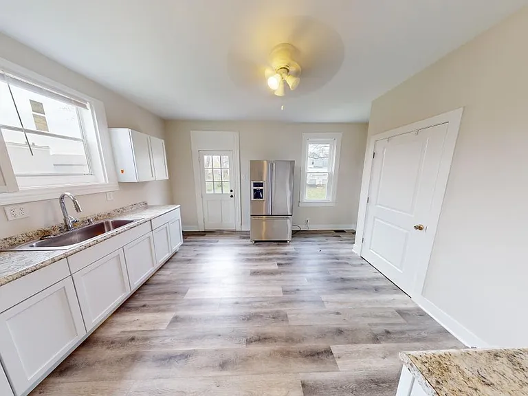 281 Walnut St — Photo 7