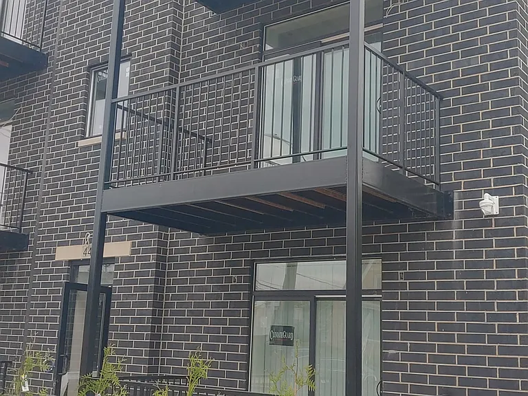 4418 N Austin Ave #102 — Photo 1
