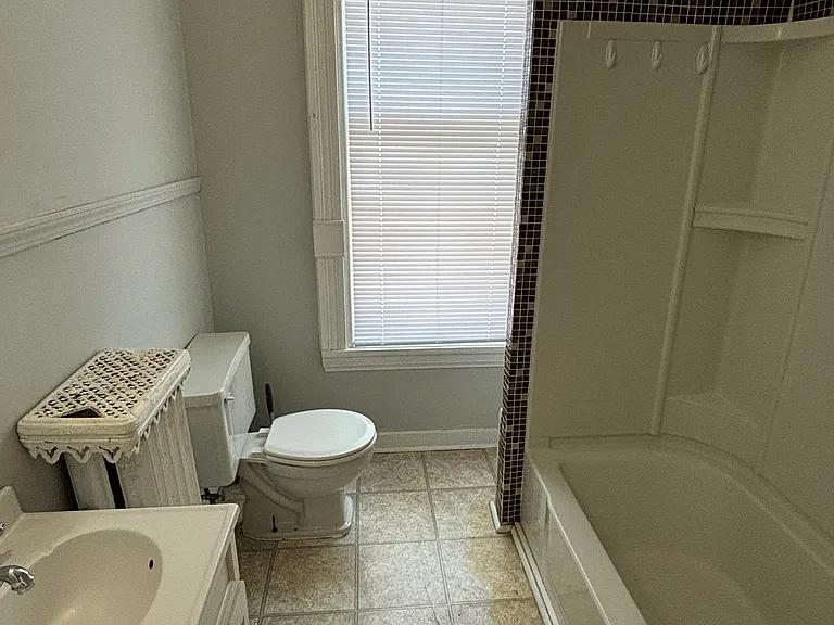 442 Fountain St NE #4 — Photo 10